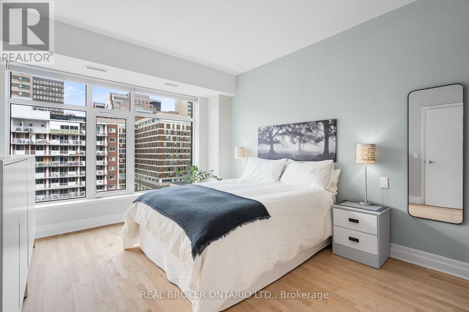 810 - 235 KENT STREET Image 25