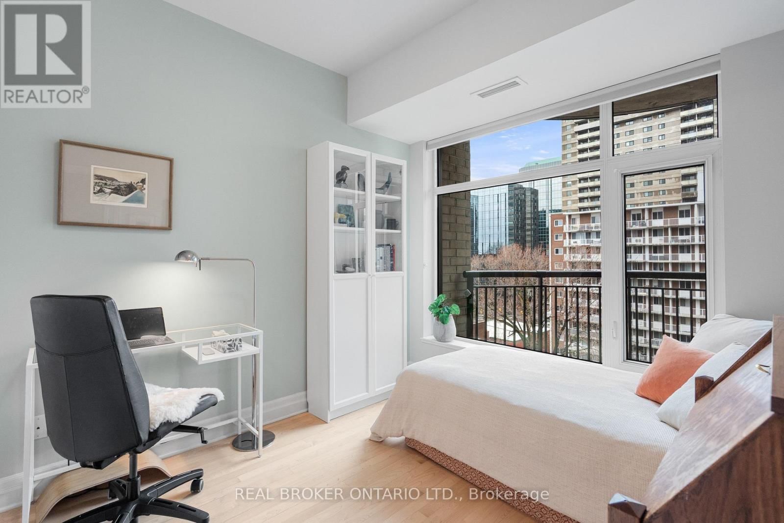 810 - 235 KENT STREET Image 30