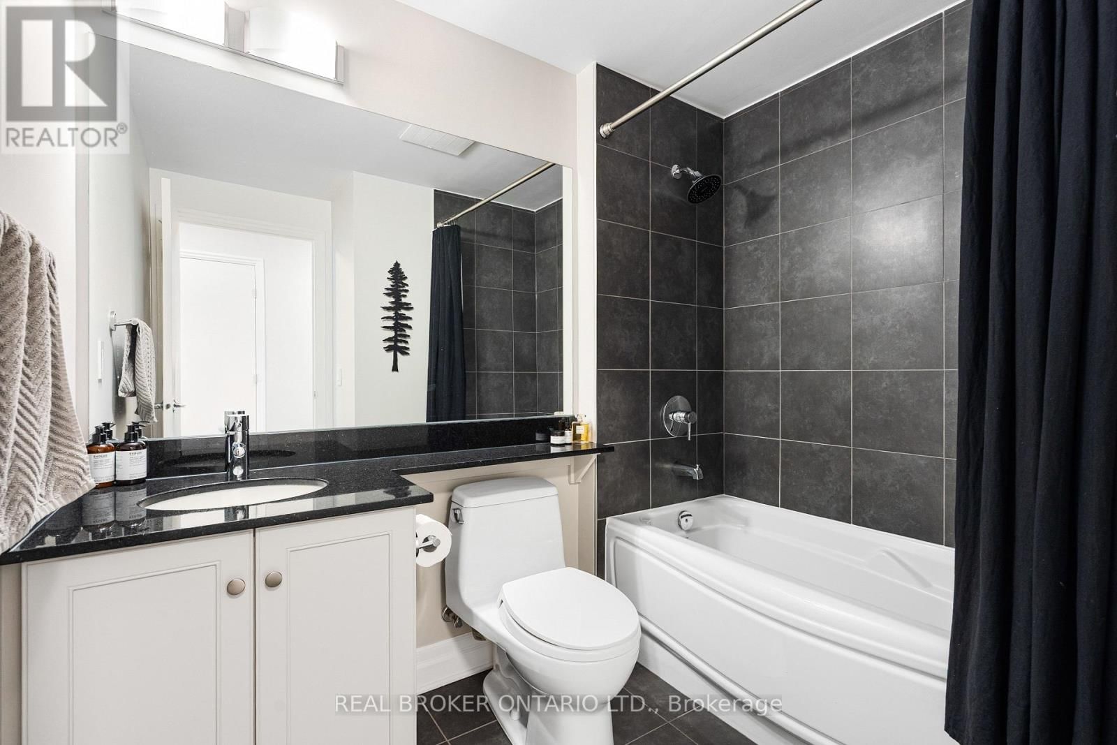 810 - 235 KENT STREET Image 33