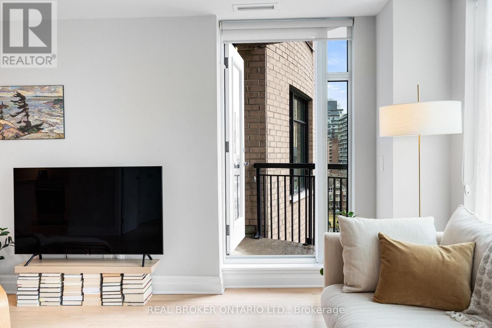 810 - 235 KENT STREET Image 35