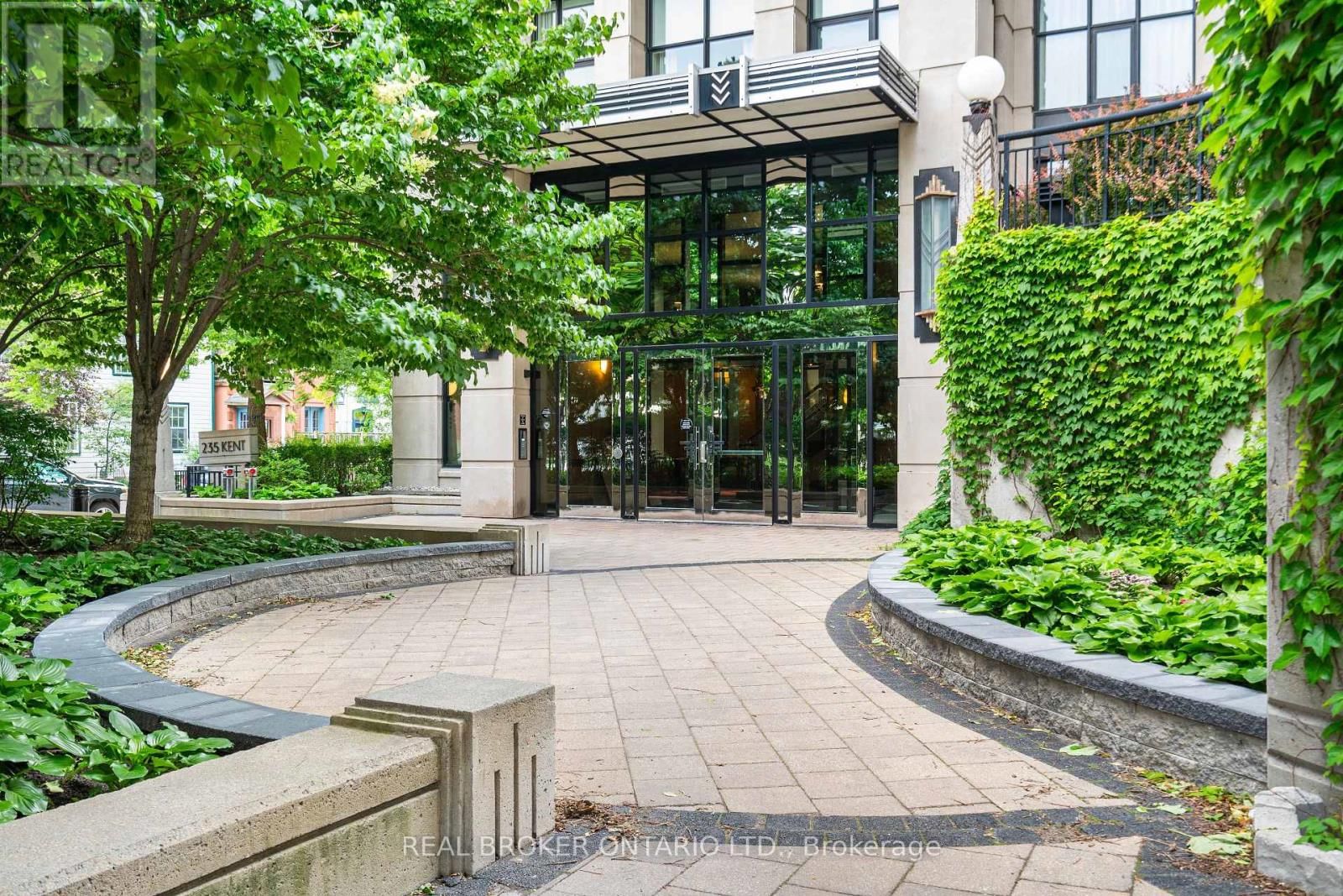 810 - 235 KENT STREET Image 4