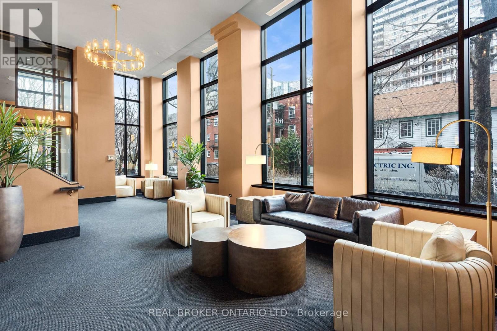 810 - 235 KENT STREET Image 5