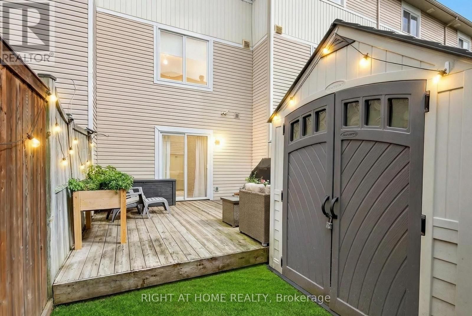 24 MANHATTAN CRESCENT Image 23