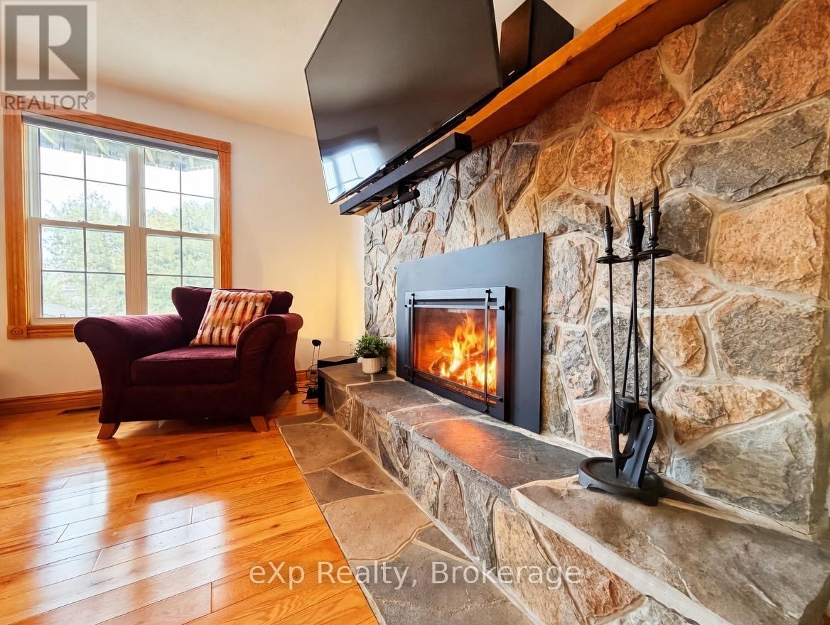 705 VICTORIA ROAD Image 10