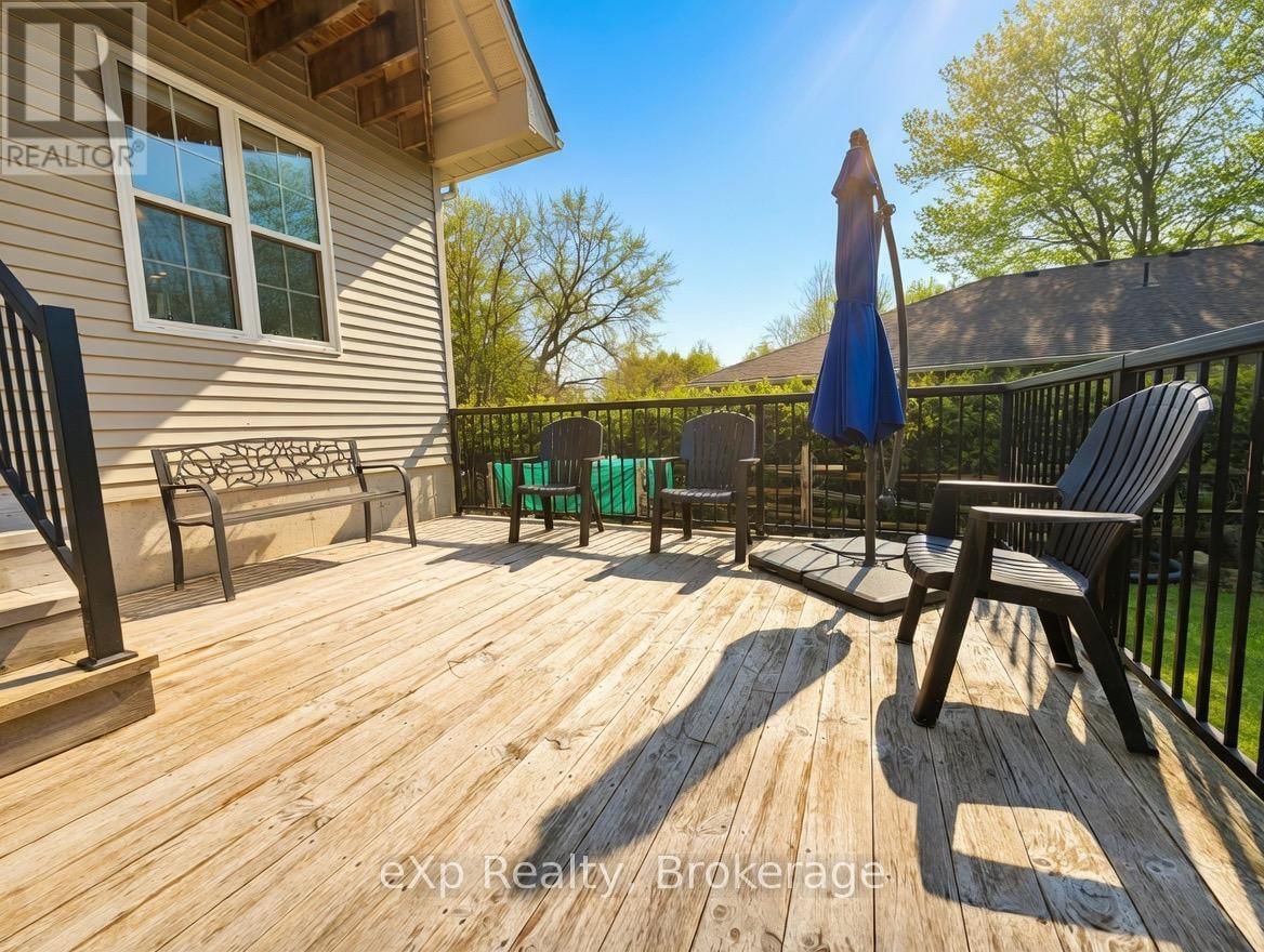 705 VICTORIA ROAD Image 21