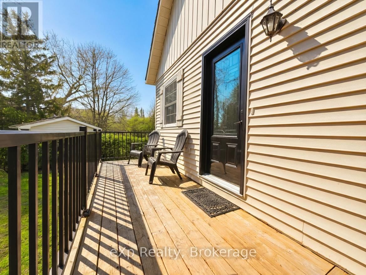 705 VICTORIA ROAD Image 22