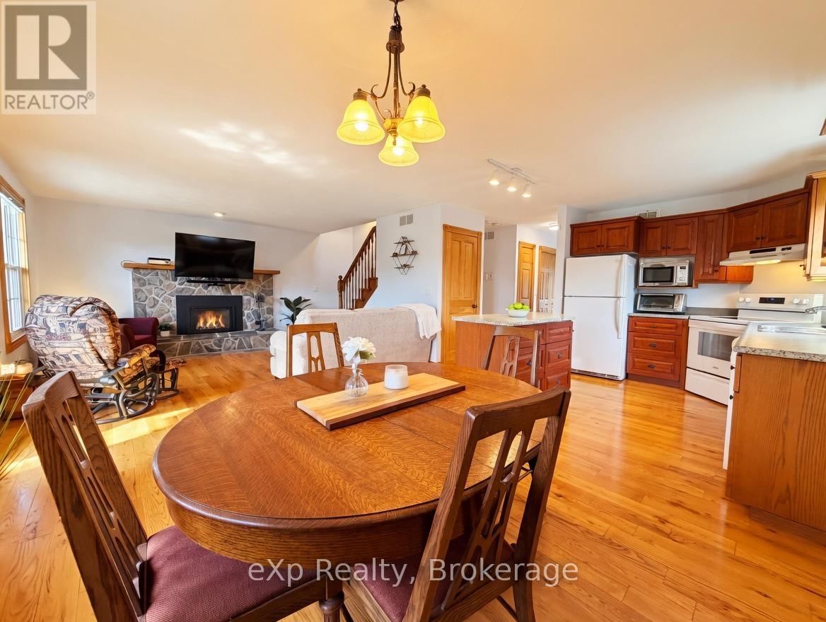 705 VICTORIA ROAD Image 6