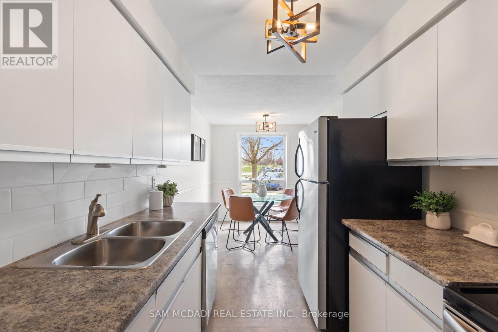 2 - 160 RITTENHOUSE ROAD Image 6