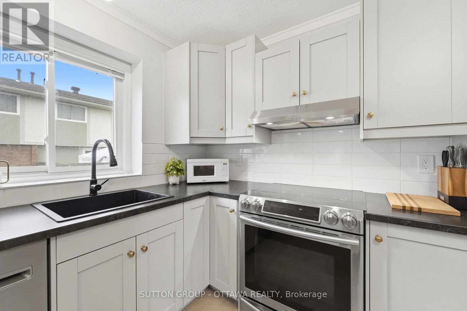 3907E OLD RICHMOND ROAD Image 18