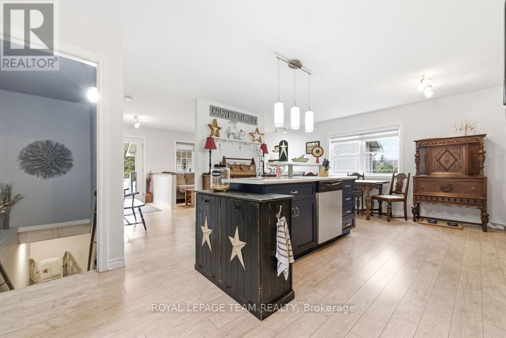 5195 MCDONALD'S CORNERS ROAD Image 33