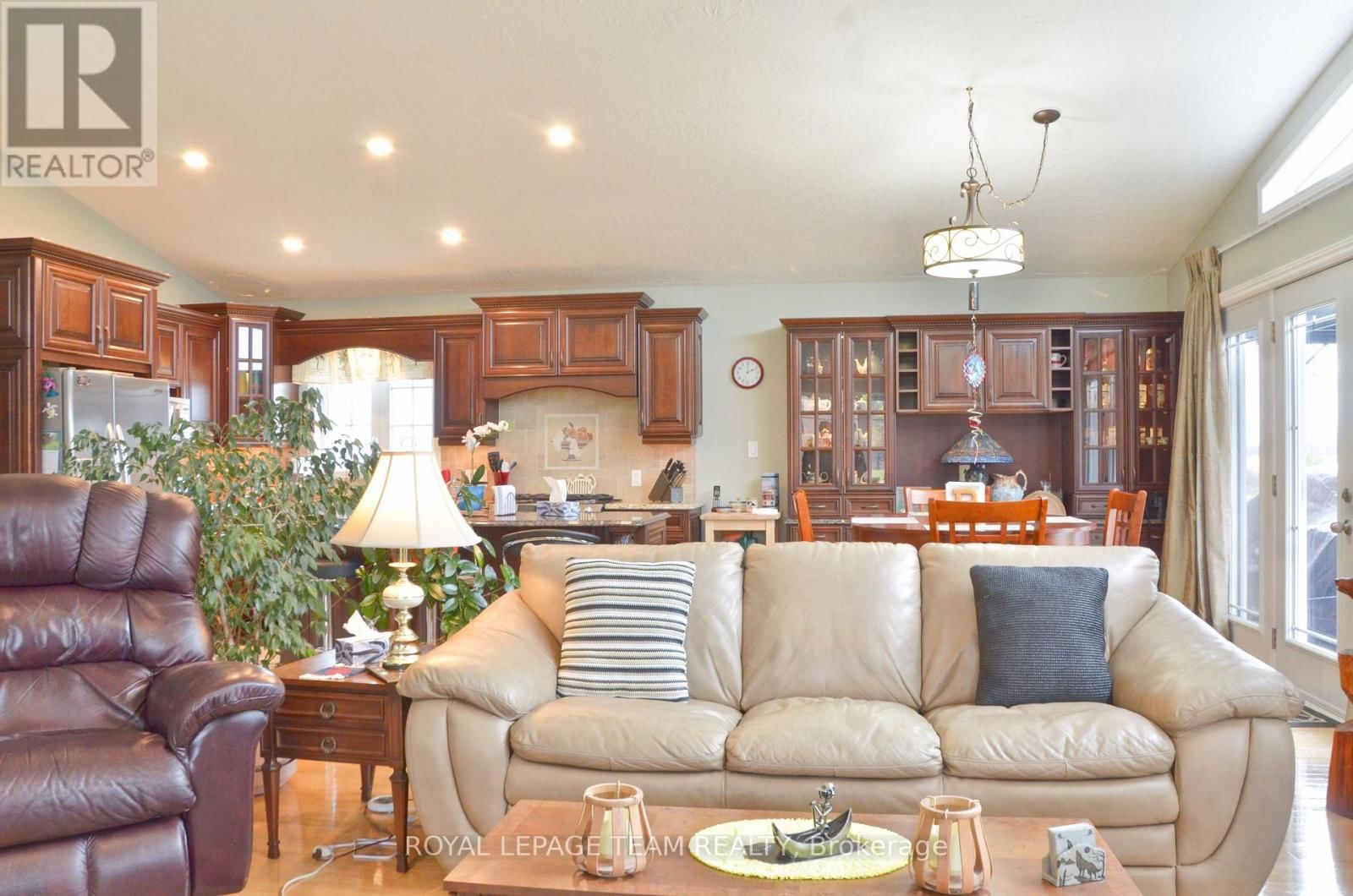 11708 BREEZEWOOD AVENUE SOUTH Image 8