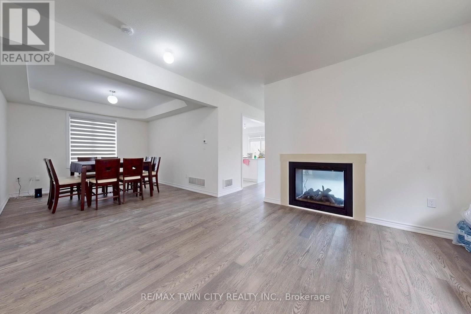 630 LEMAY GROVE Image 13