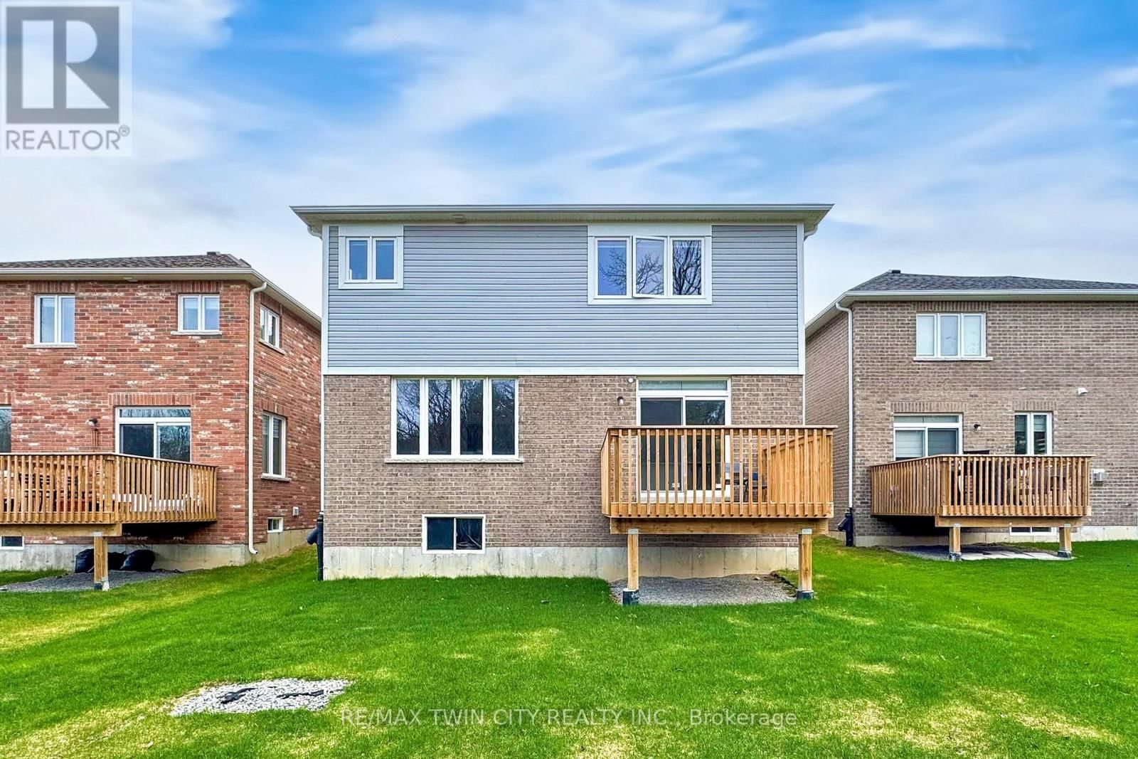 630 LEMAY GROVE Image 16