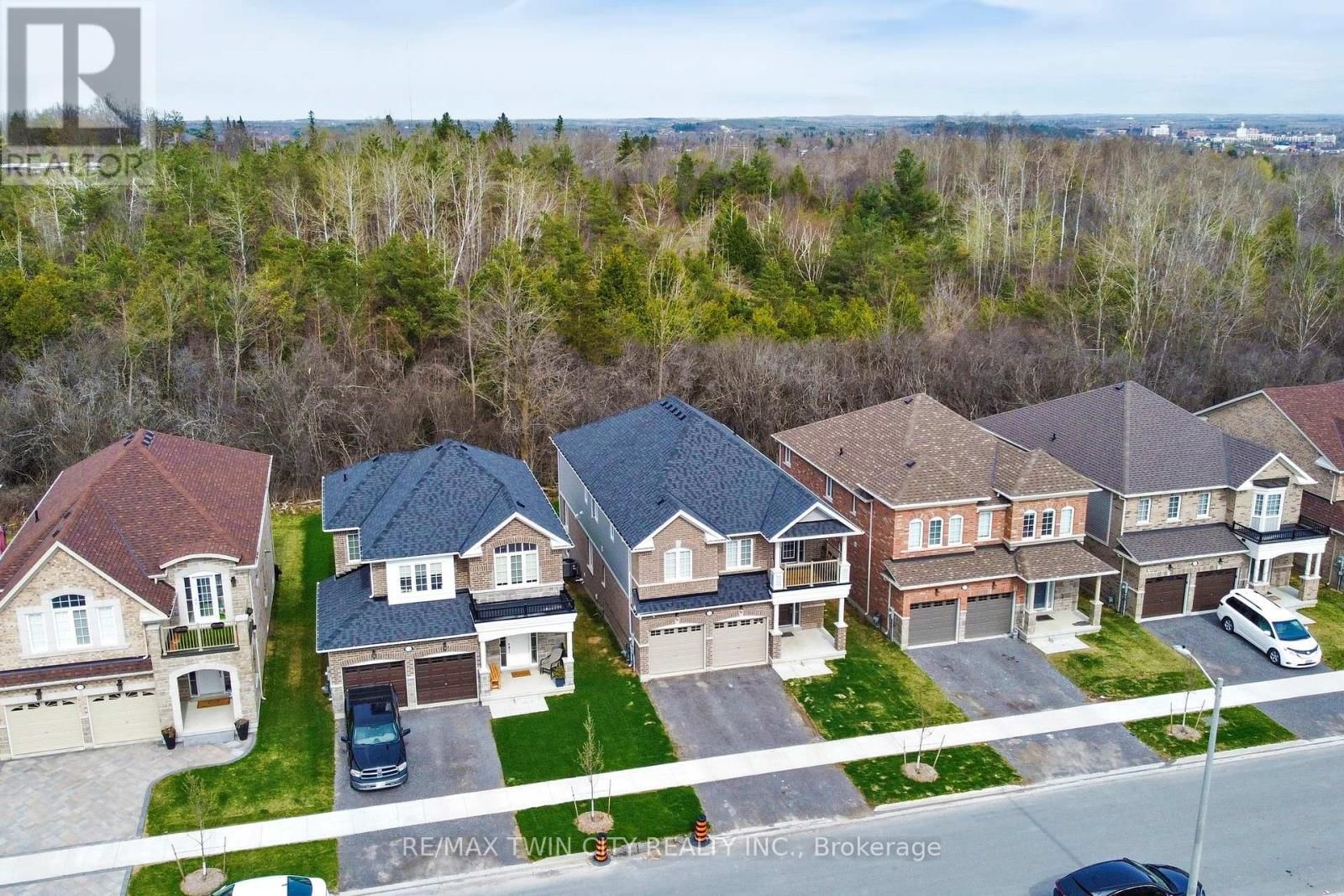 630 LEMAY GROVE Image 19