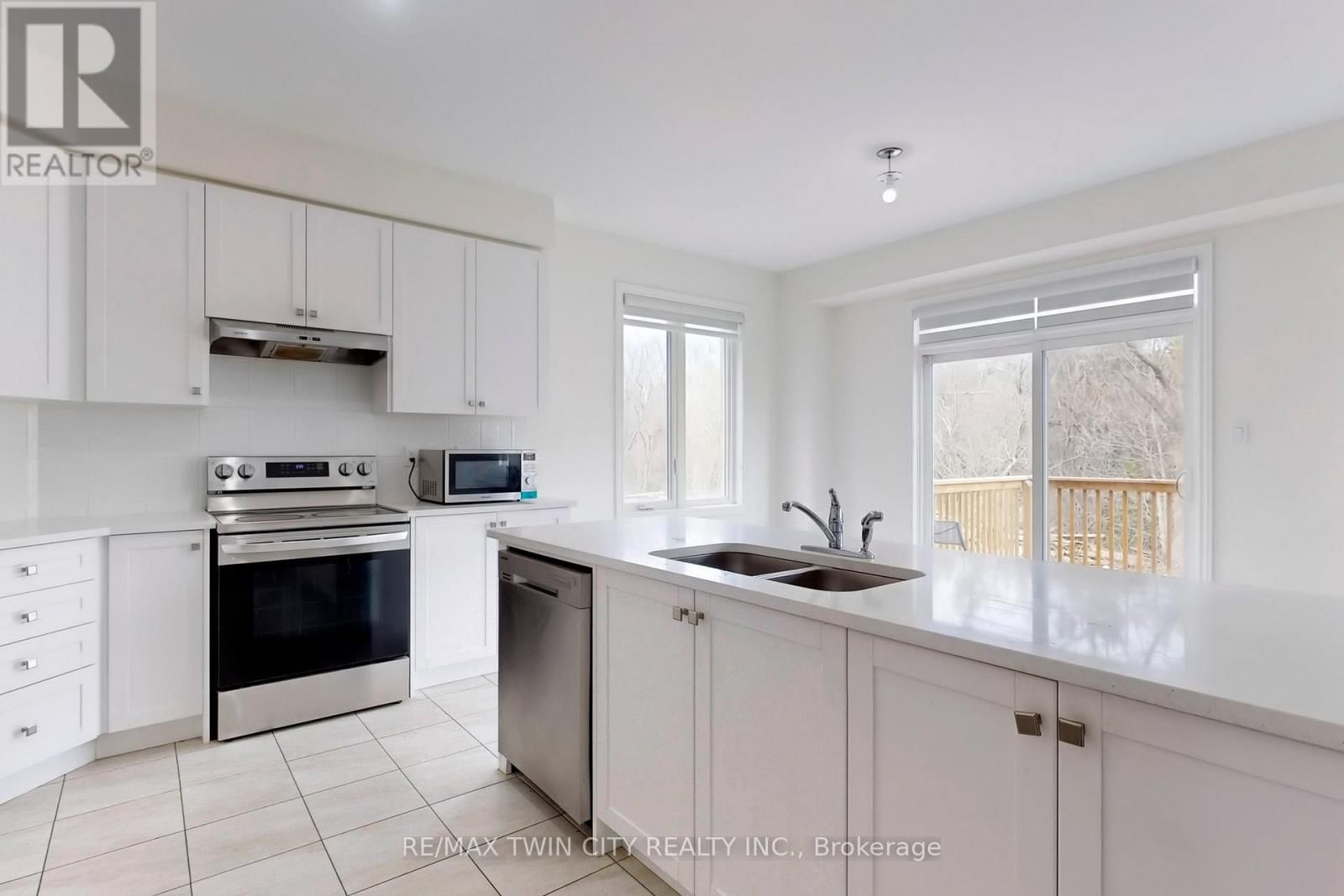 630 LEMAY GROVE Image 24