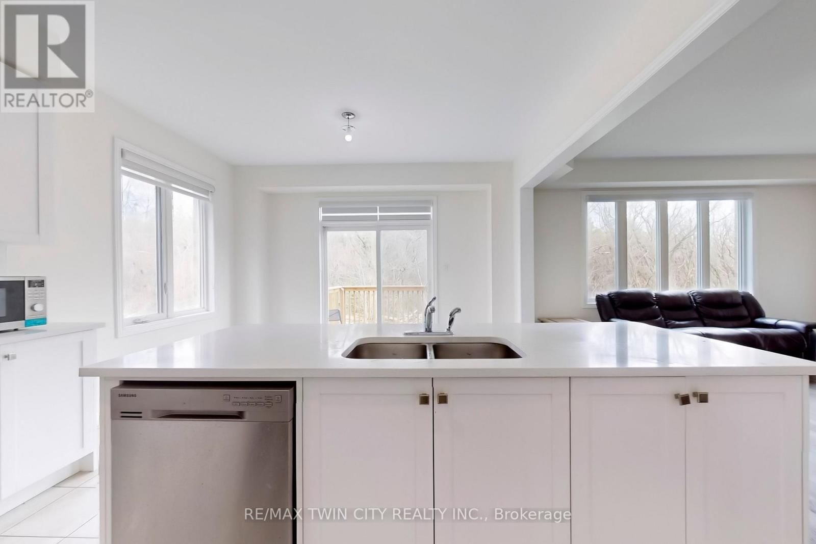 630 LEMAY GROVE Image 27