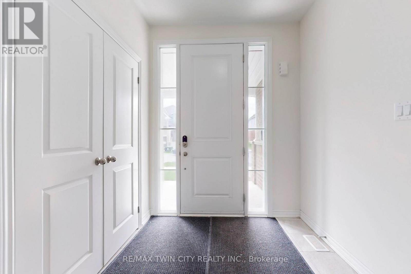 630 LEMAY GROVE Image 29