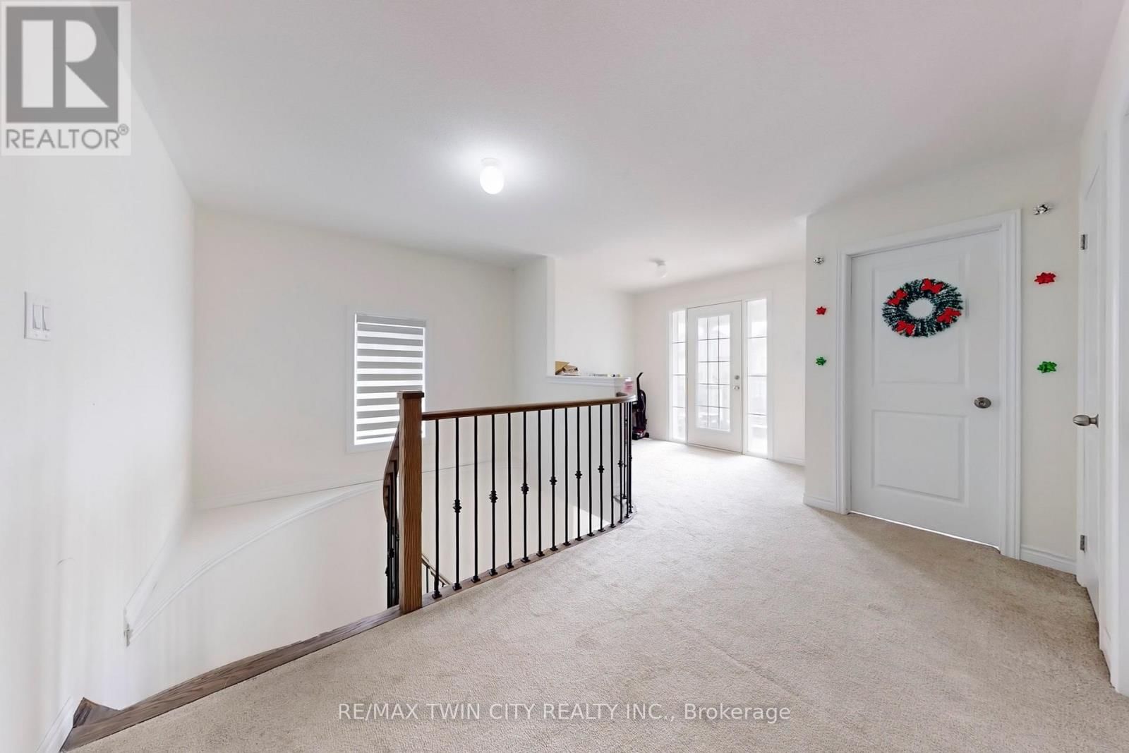 630 LEMAY GROVE Image 32