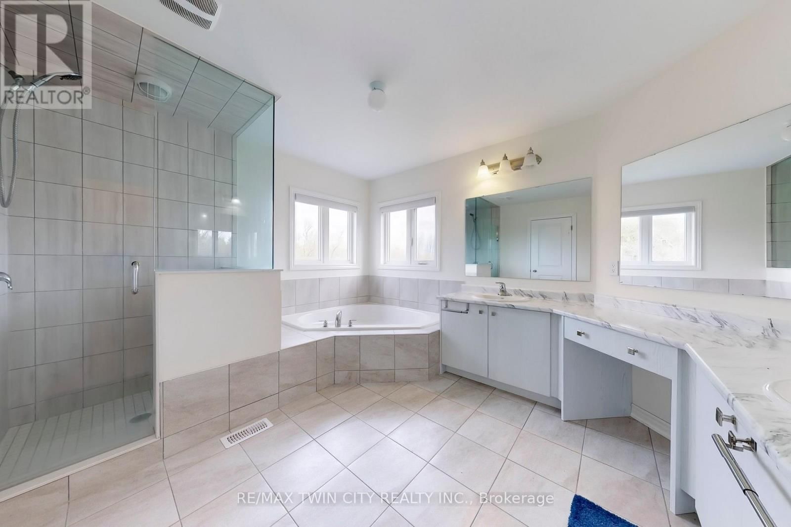 630 LEMAY GROVE Image 36