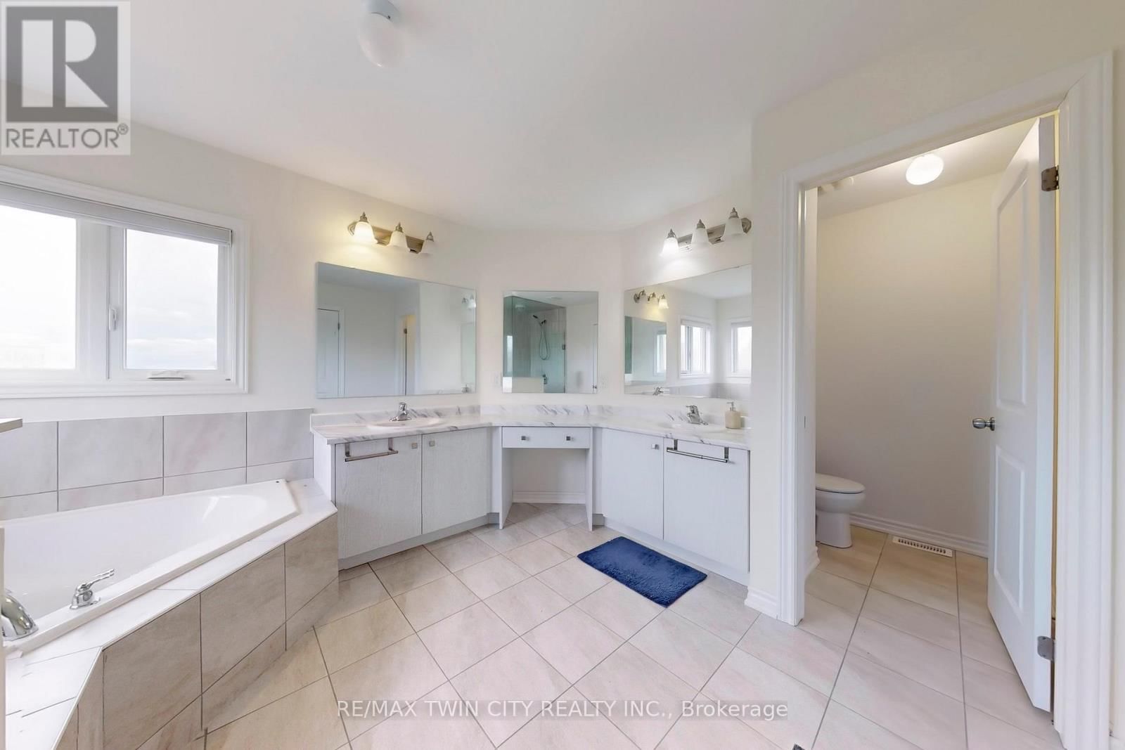 630 LEMAY GROVE Image 37