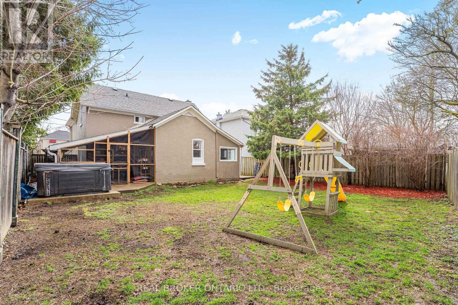 82 BOND STREET Image 14