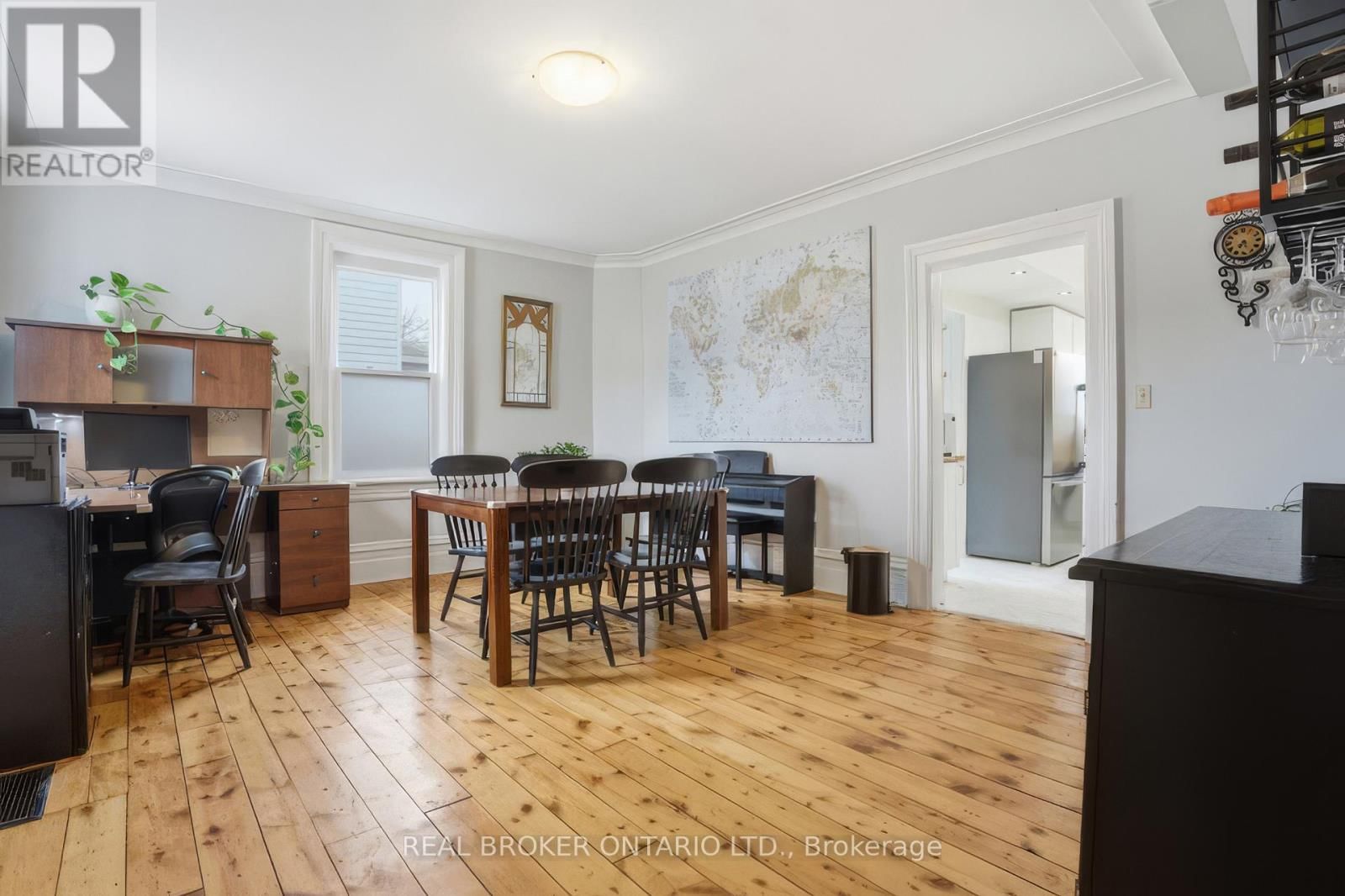 82 BOND STREET Image 34