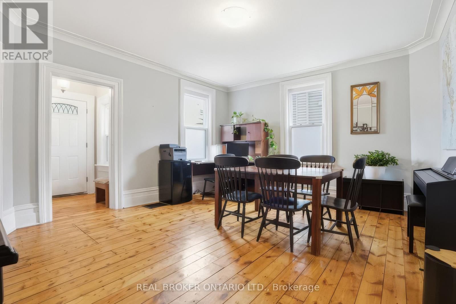 82 BOND STREET Image 35