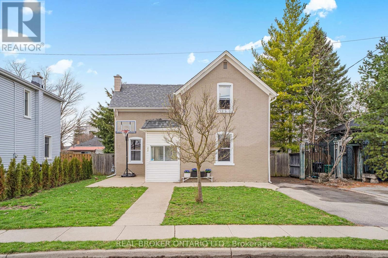 82 BOND STREET Image 41