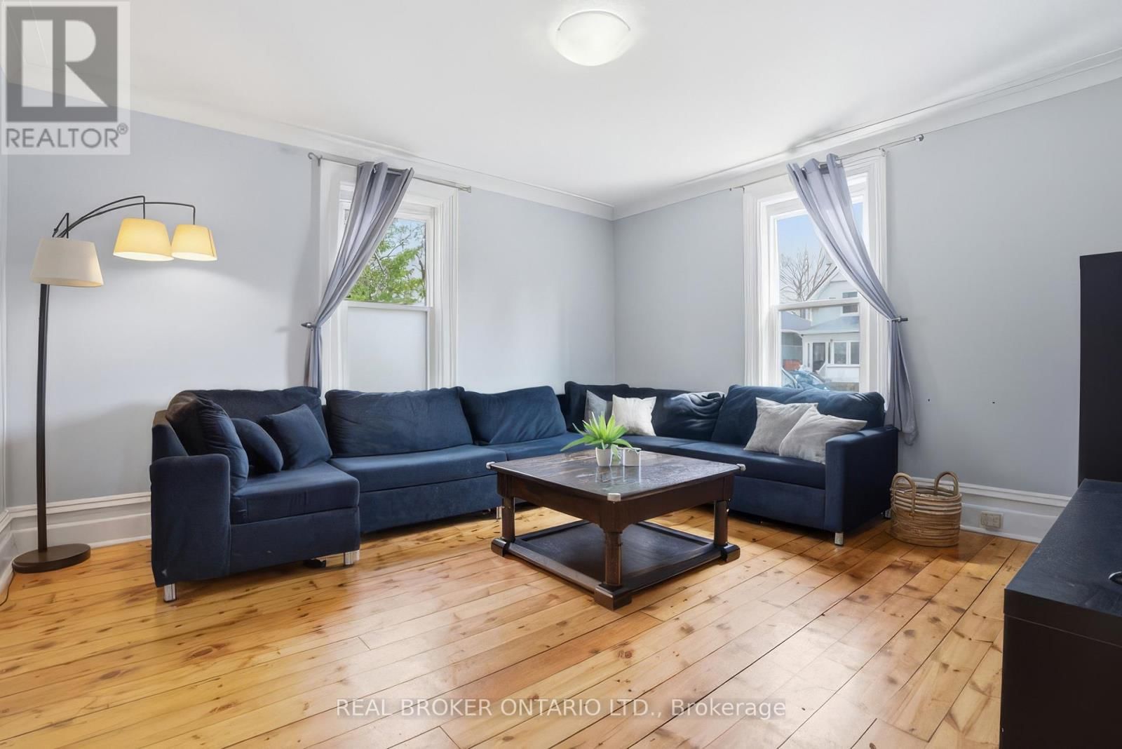 82 BOND STREET Image 6