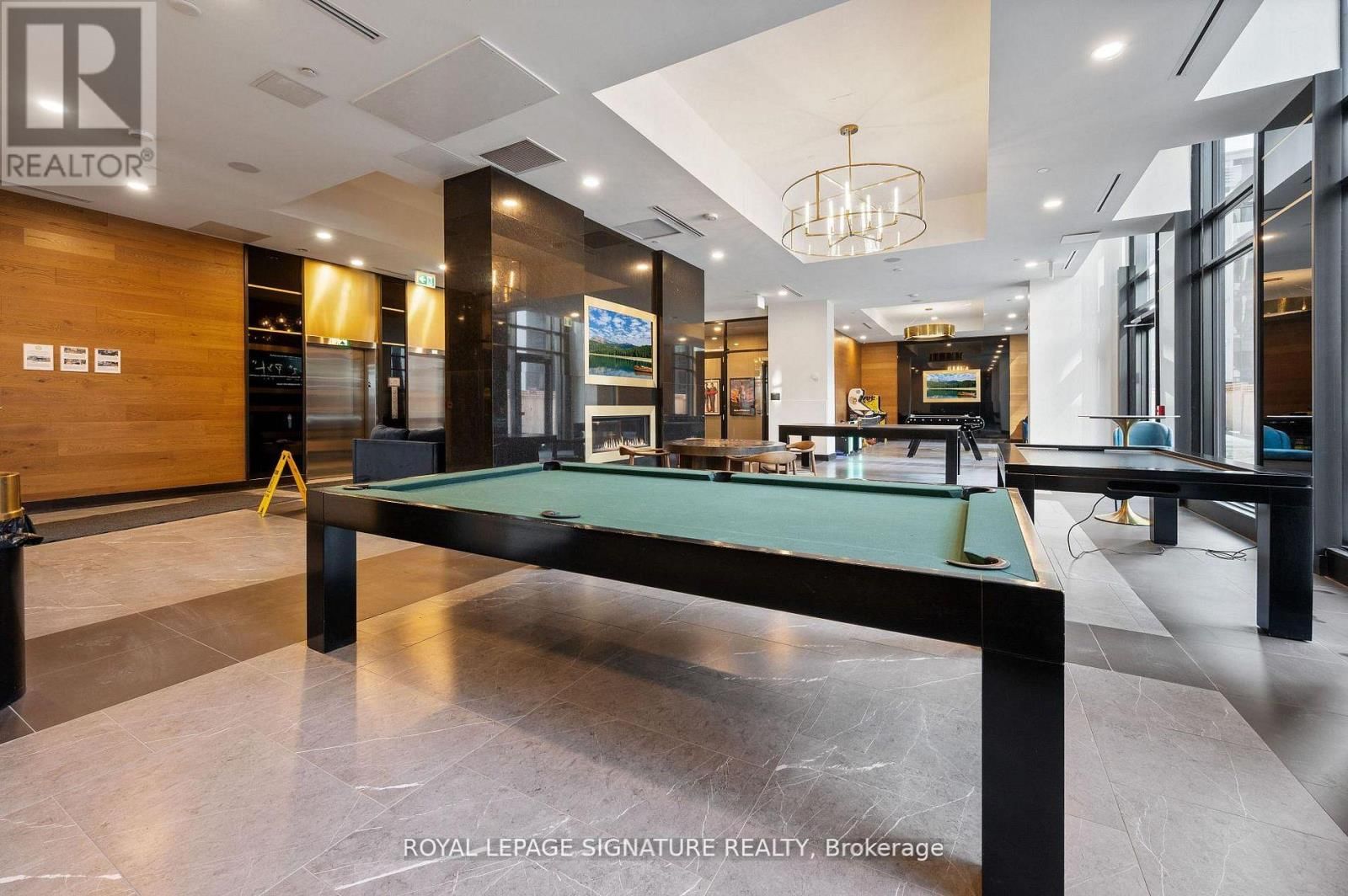 1135 - 145 COLUMBIA STREET WEST Image 14