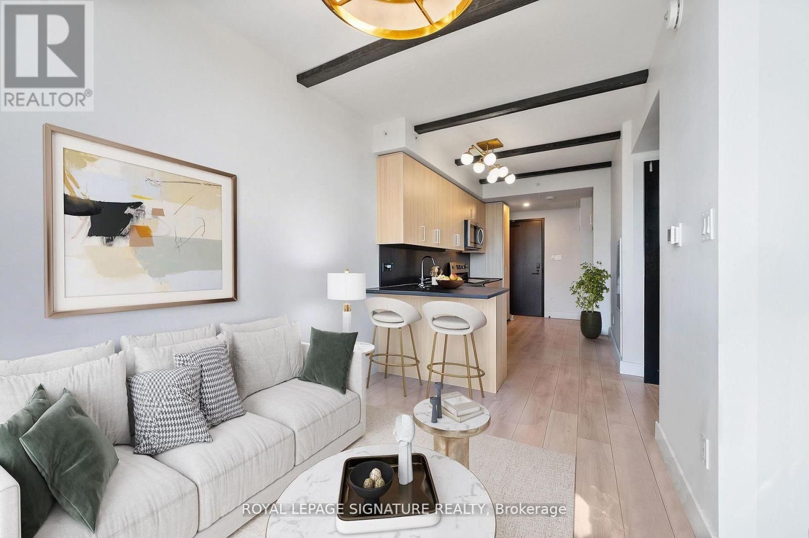 1135 - 145 COLUMBIA STREET WEST Image 4