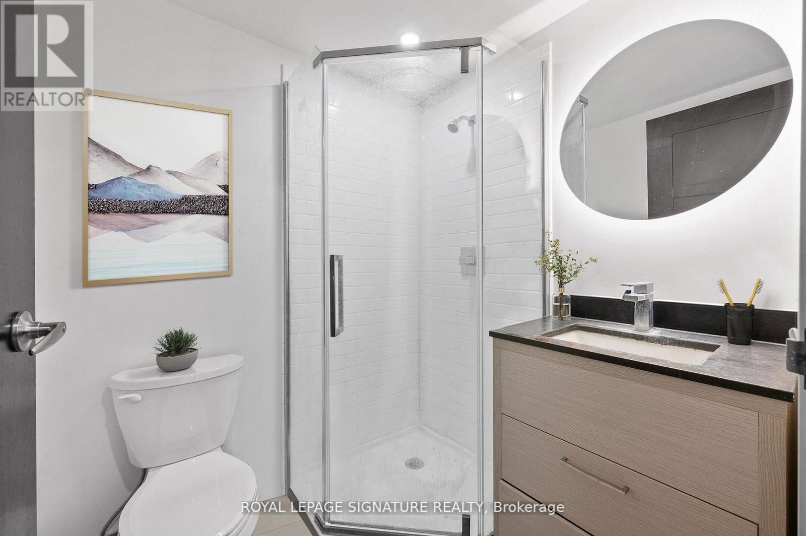 1135 - 145 COLUMBIA STREET WEST Image 8