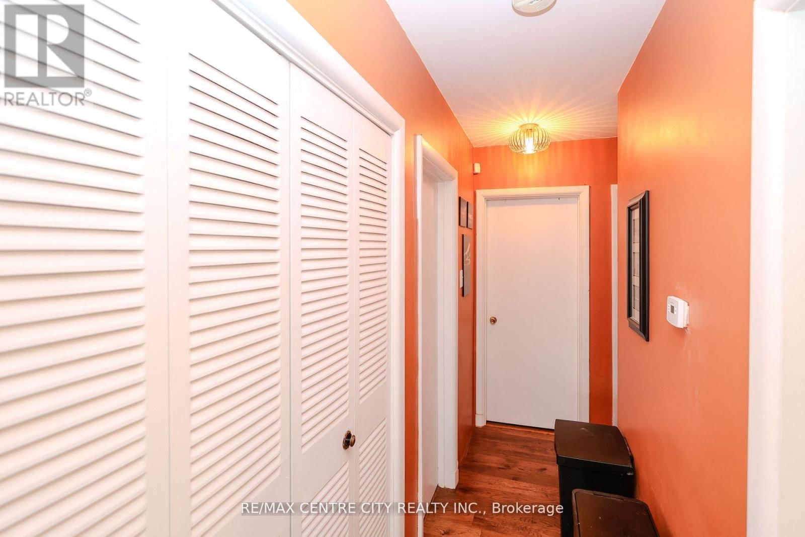 1948 ROYAL CRESCENT Image 11