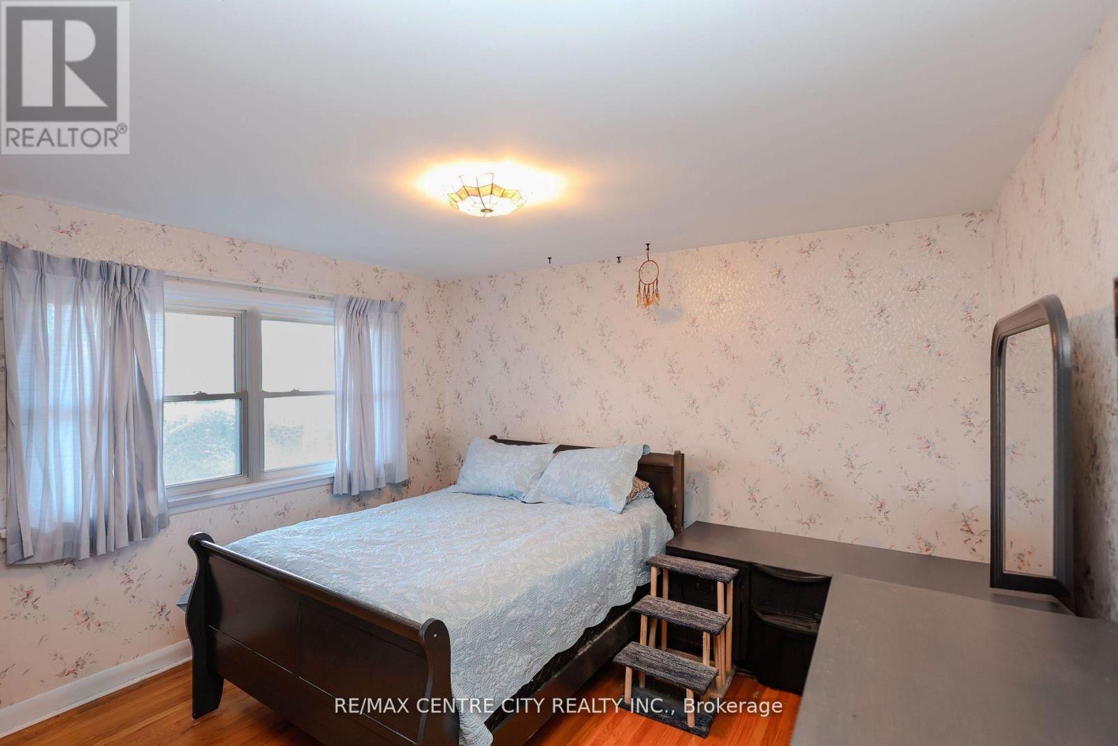 1948 ROYAL CRESCENT Image 13