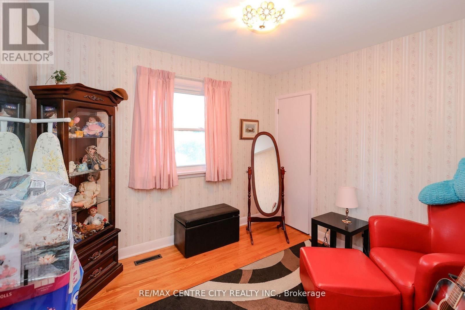 1948 ROYAL CRESCENT Image 16