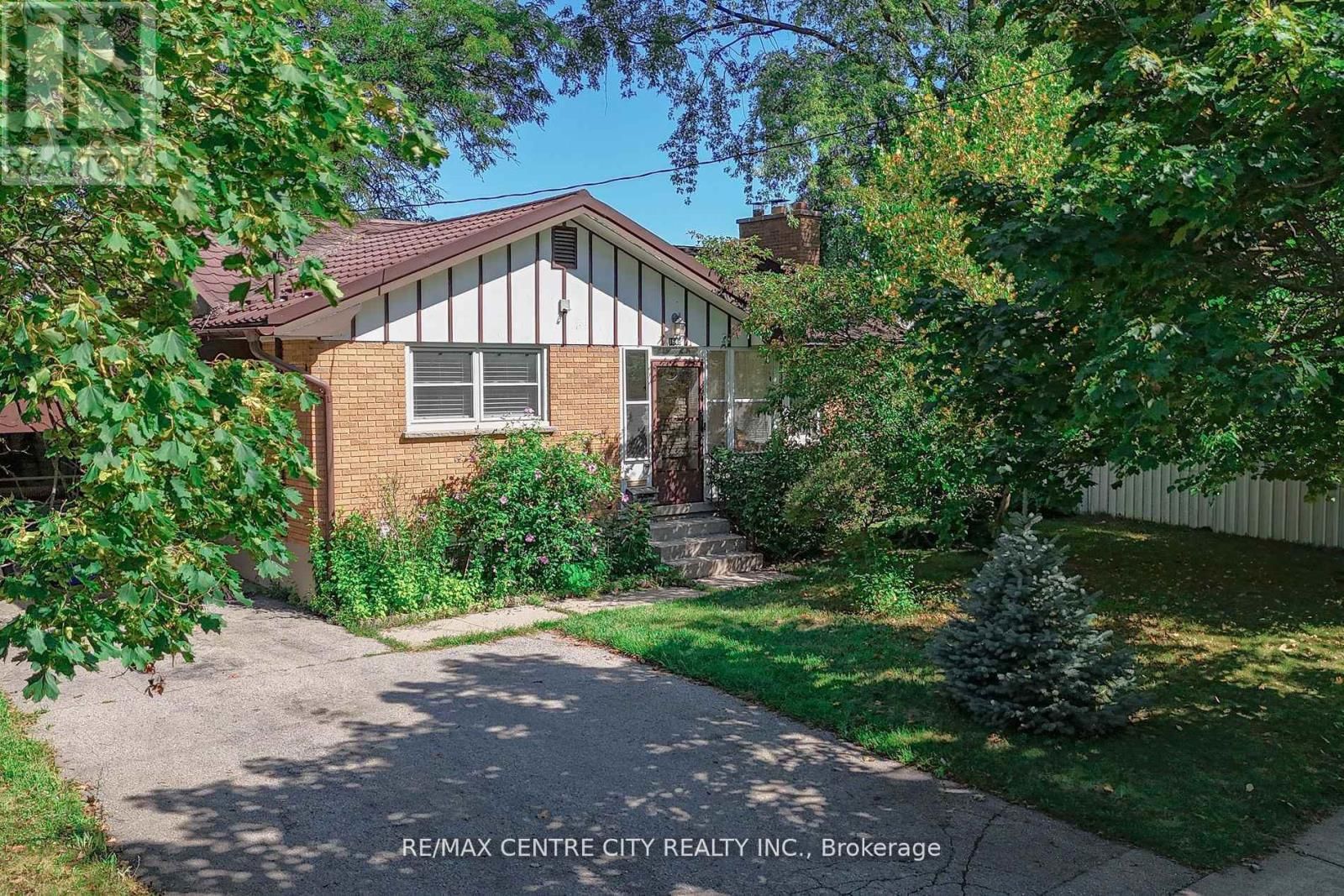 1948 ROYAL CRESCENT Image 2