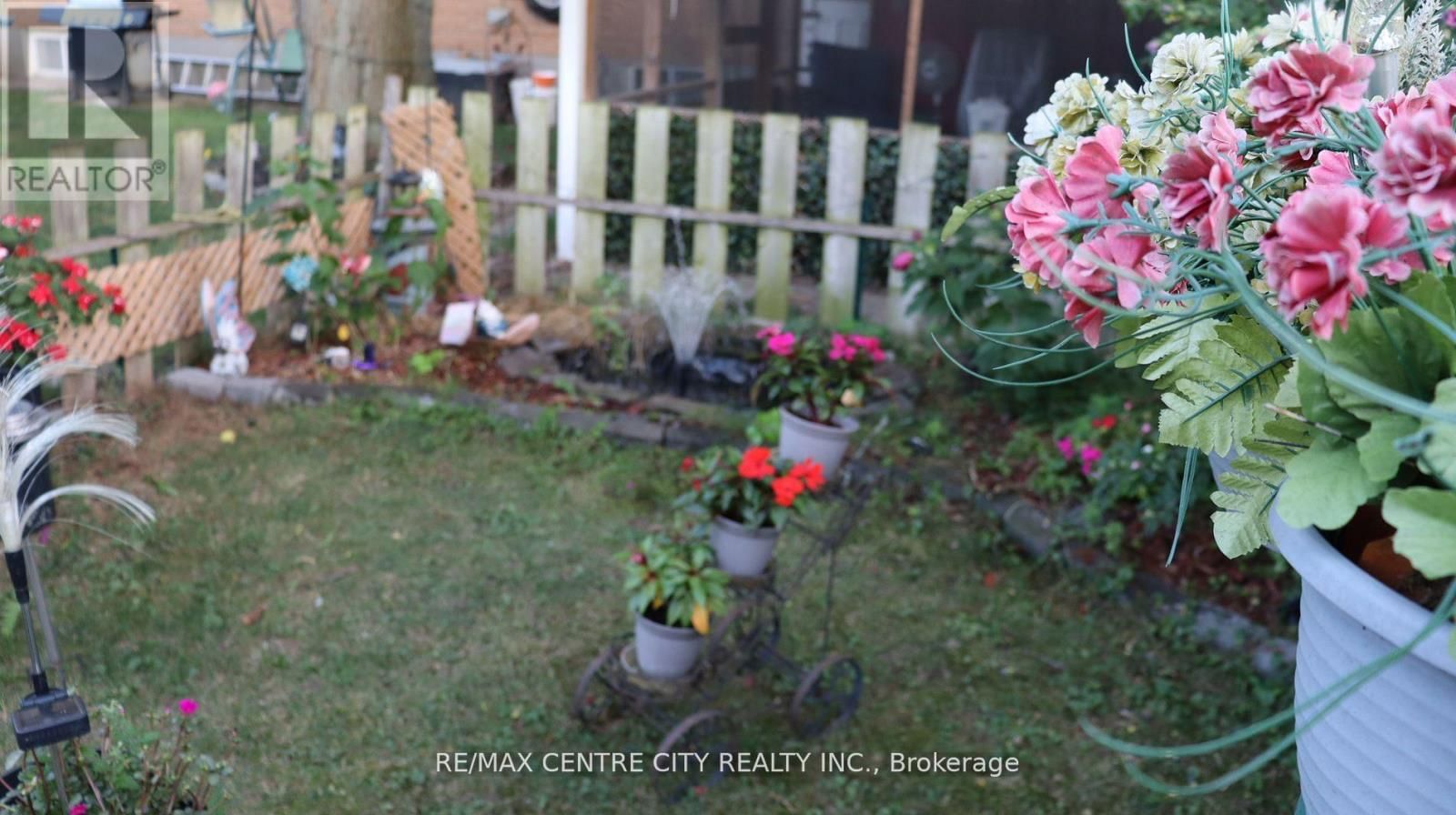 1948 ROYAL CRESCENT Image 27