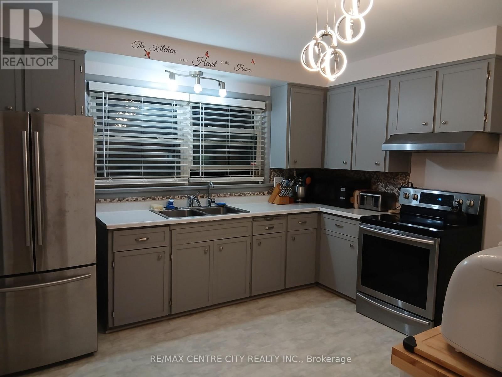 1948 ROYAL CRESCENT Image 8