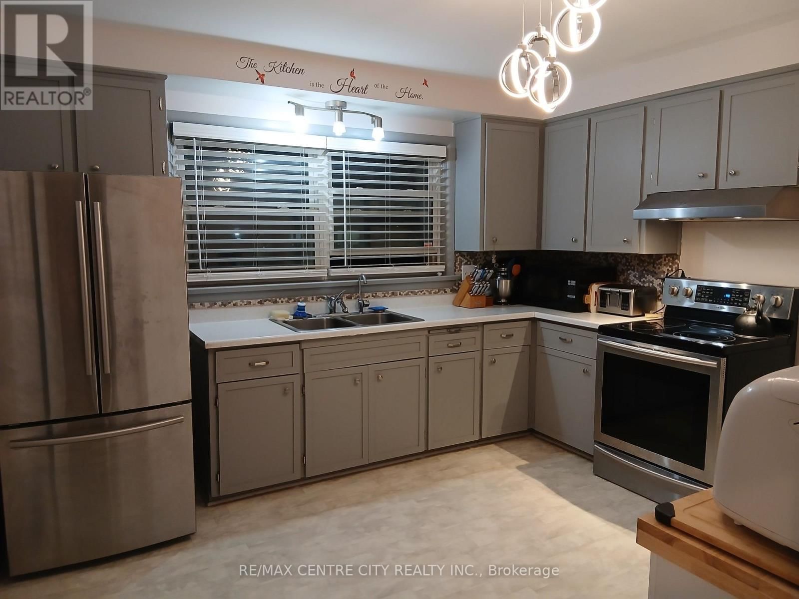 1948 ROYAL CRESCENT Image 9