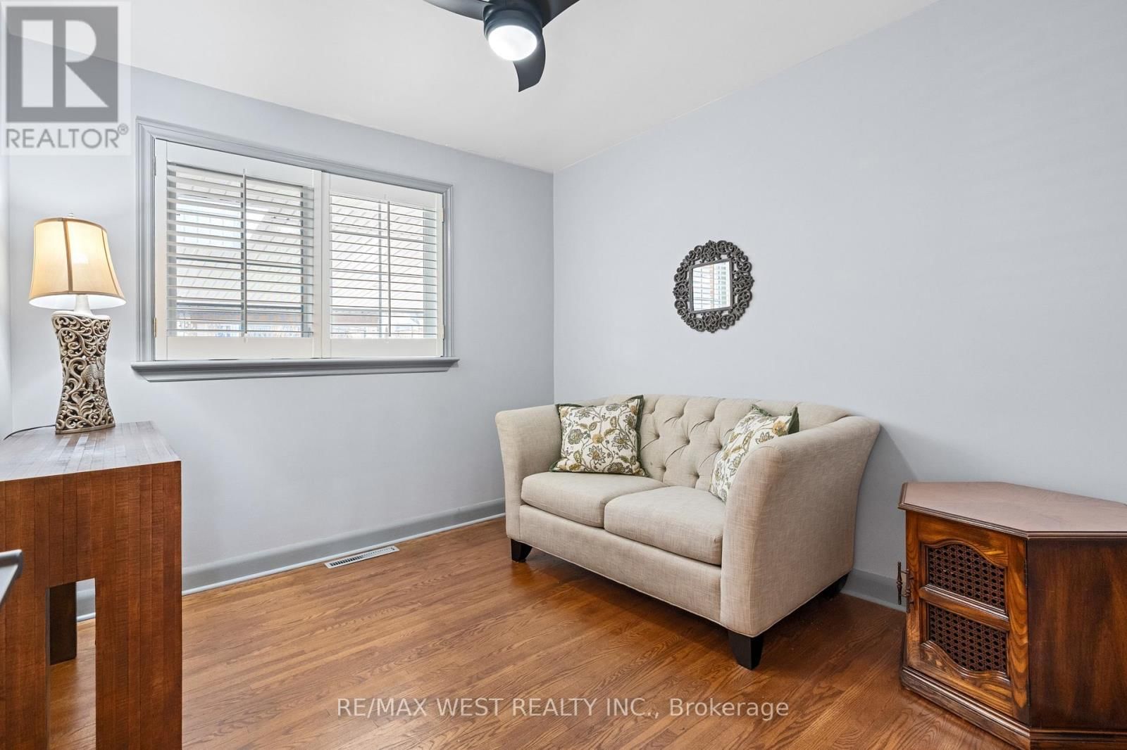 5533 ONTARIO AVENUE Image 11