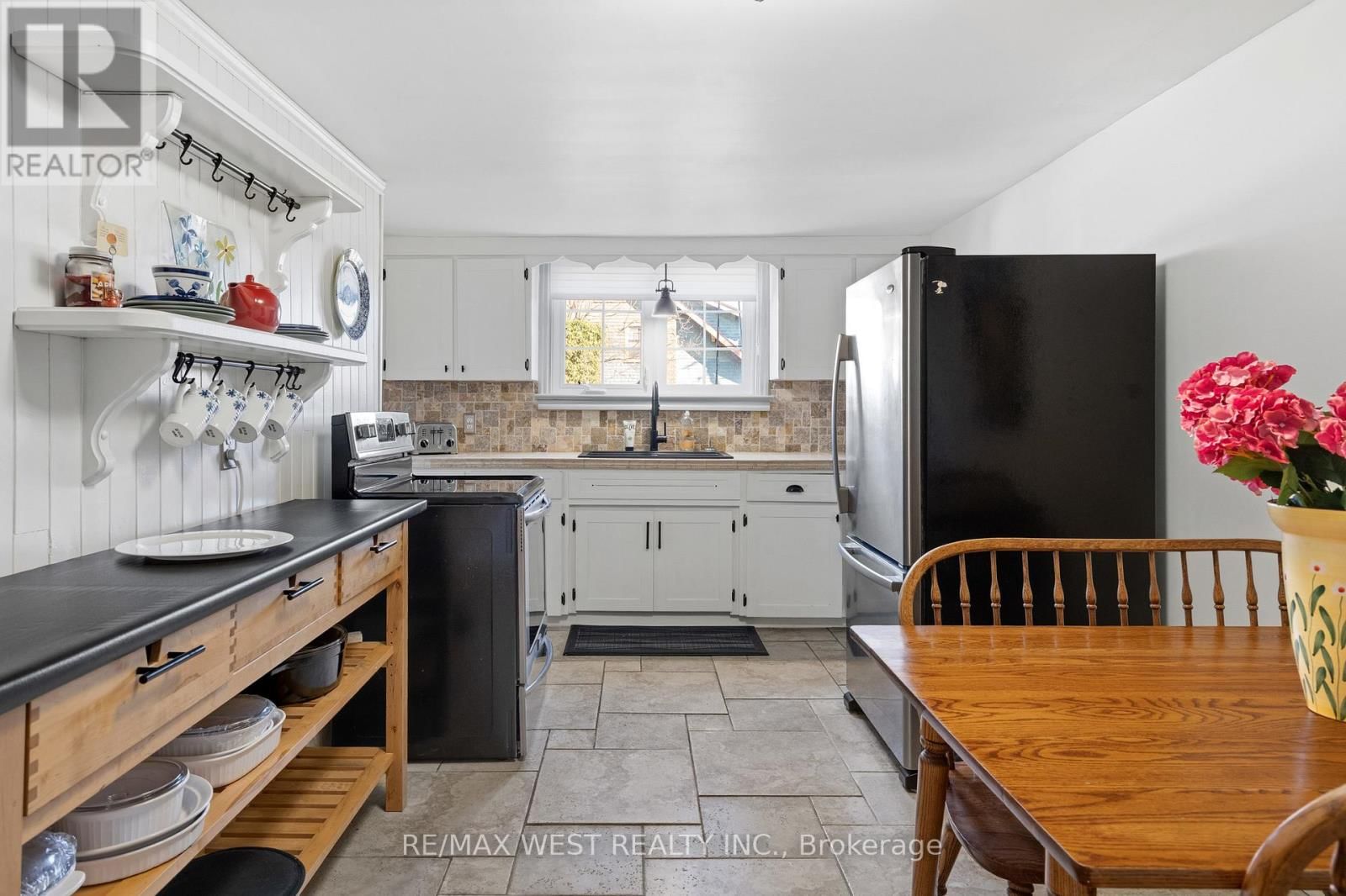 5533 ONTARIO AVENUE Image 12