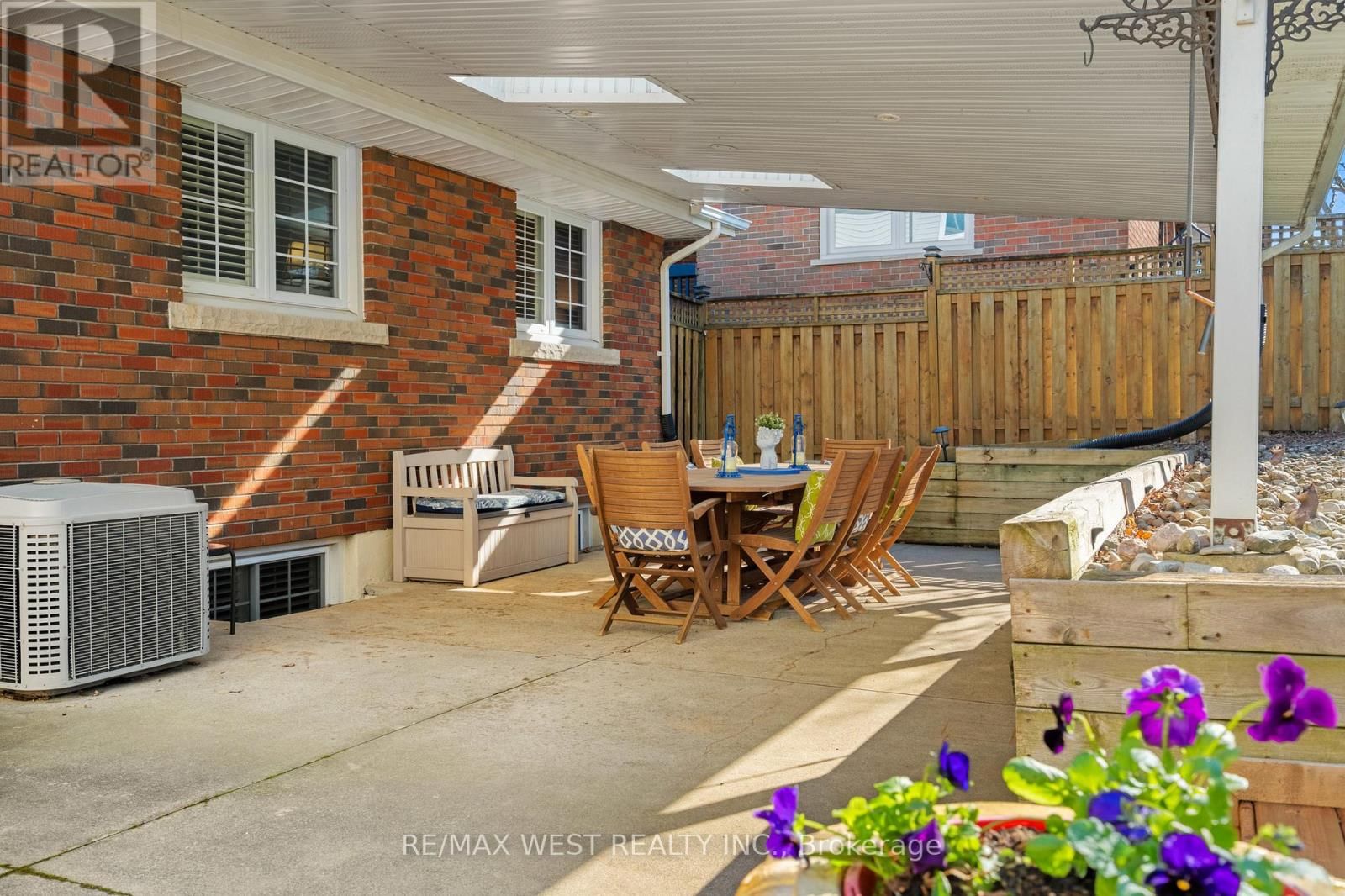 5533 ONTARIO AVENUE Image 5