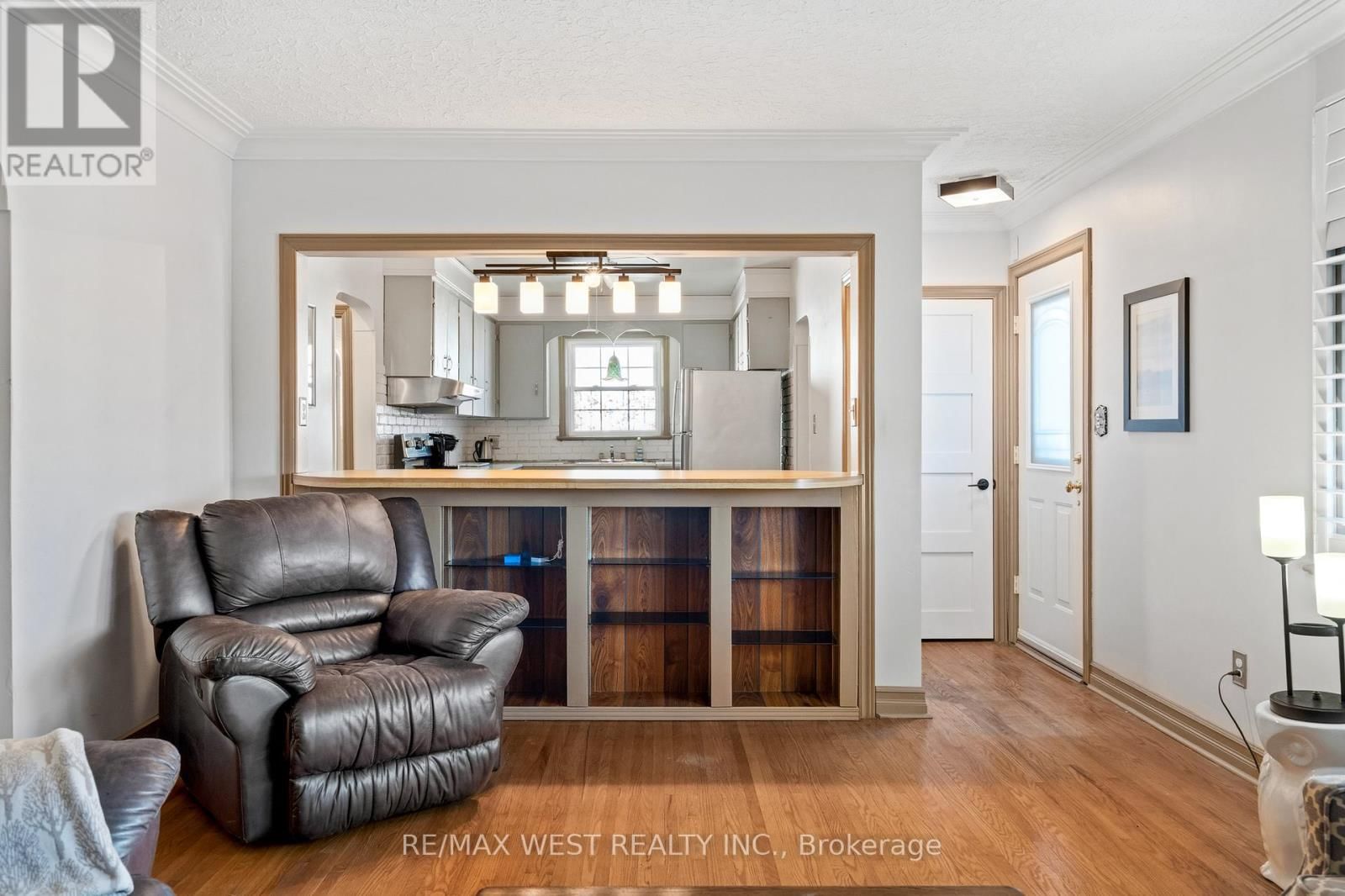 5533 ONTARIO AVENUE Image 7