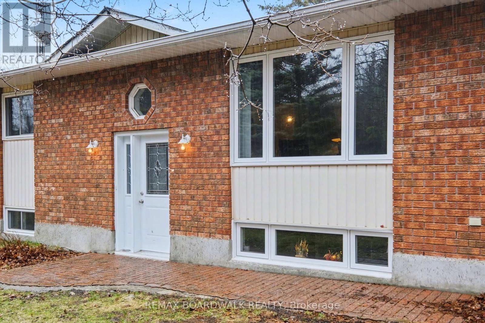 684 COUNTY ROAD 44 ROAD SOUTH Image 2