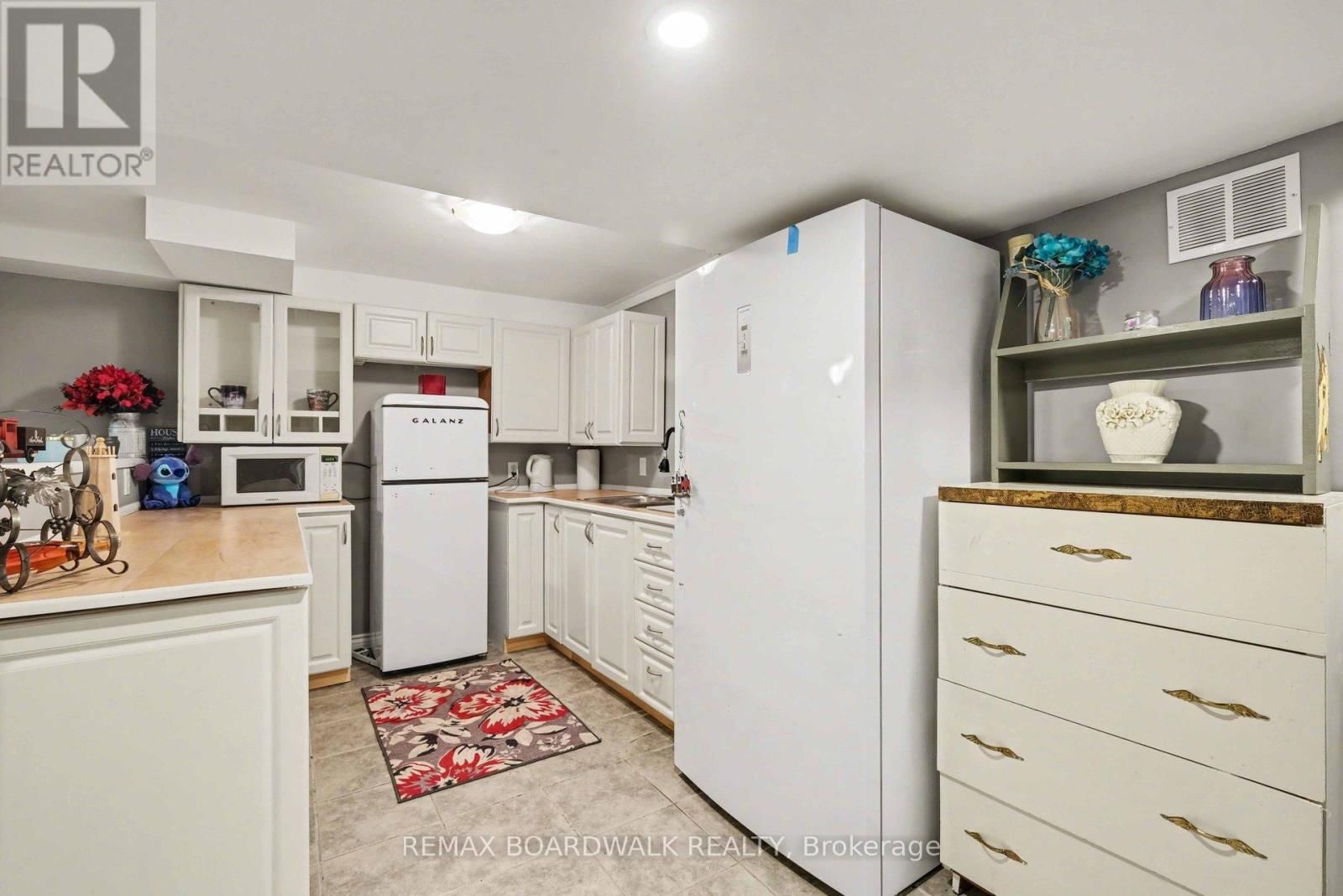 684 COUNTY ROAD 44 ROAD SOUTH Image 23