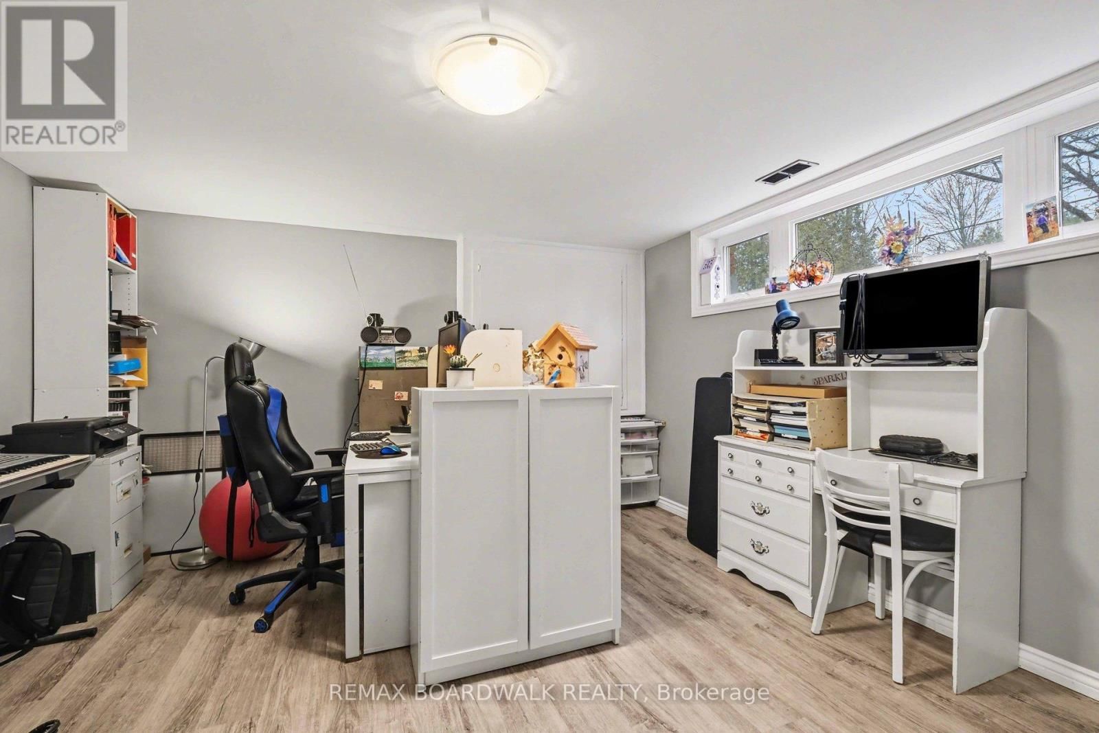 684 COUNTY ROAD 44 ROAD SOUTH Image 25