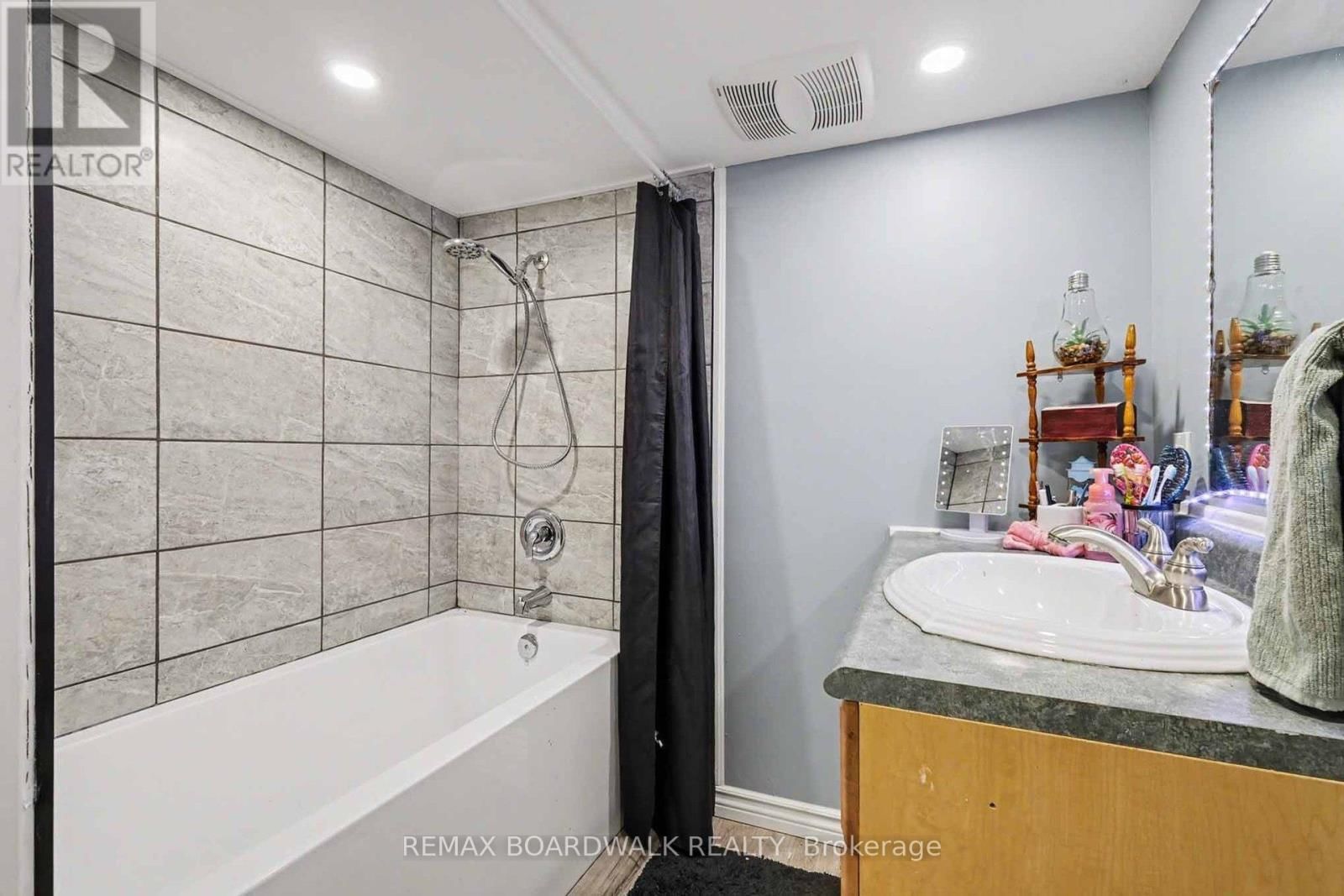 684 COUNTY ROAD 44 ROAD SOUTH Image 29