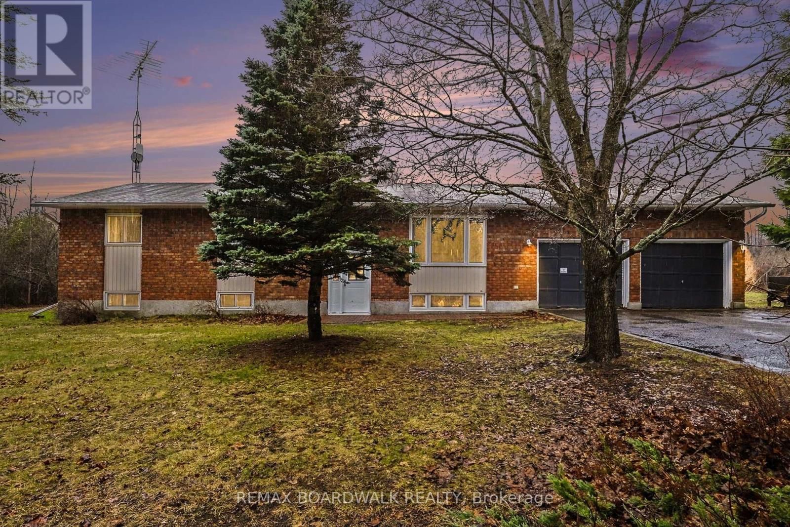 684 COUNTY ROAD 44 ROAD SOUTH Image 31