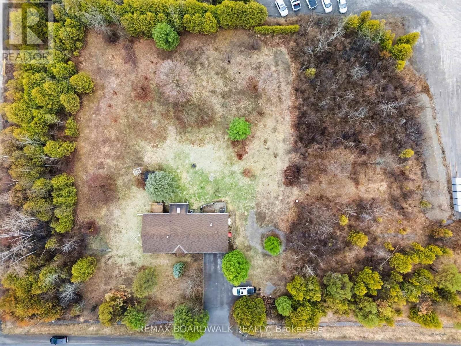 684 COUNTY ROAD 44 ROAD SOUTH Image 32