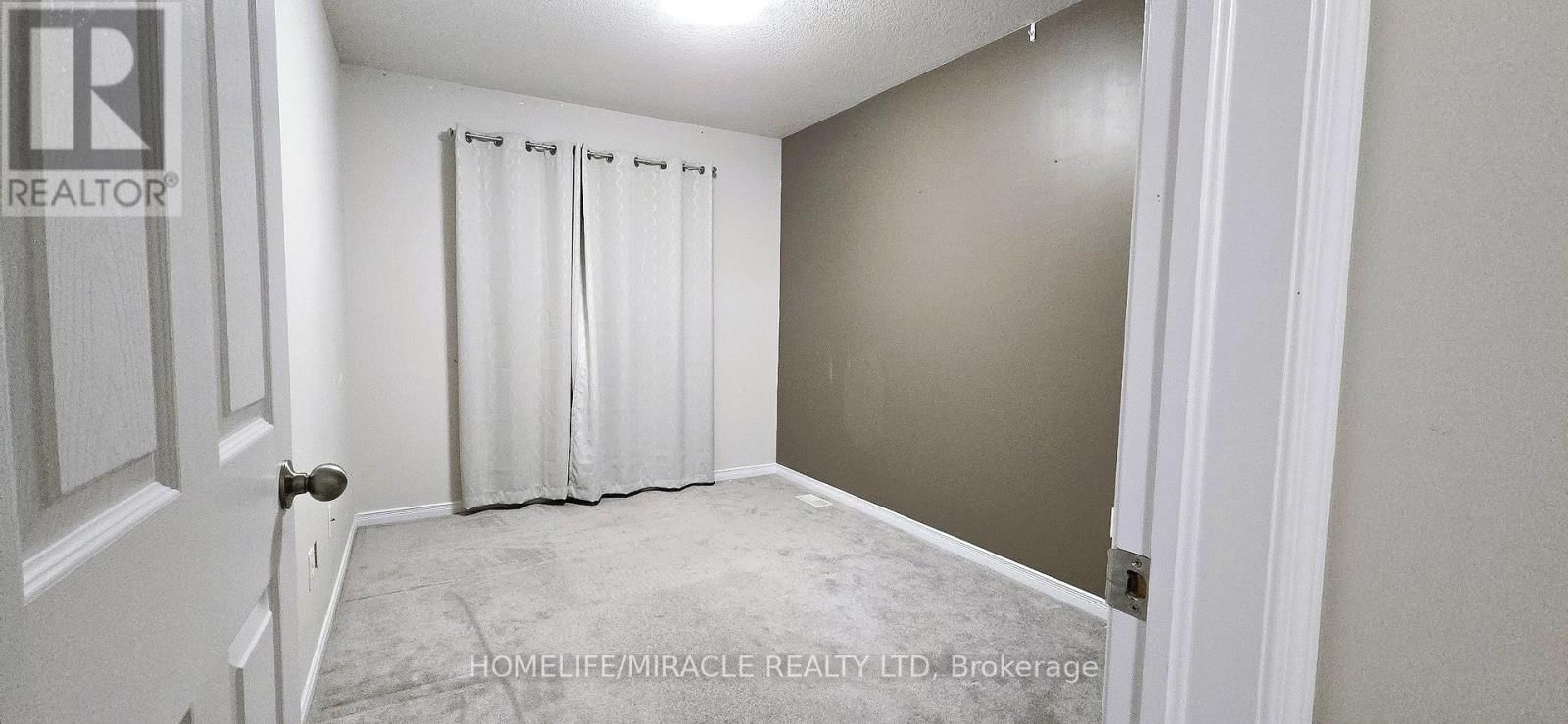 10 MEADOWRIDGE STREET Image 6